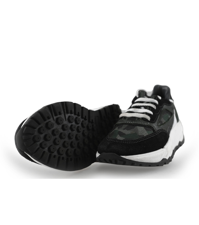 Giga Sneakers