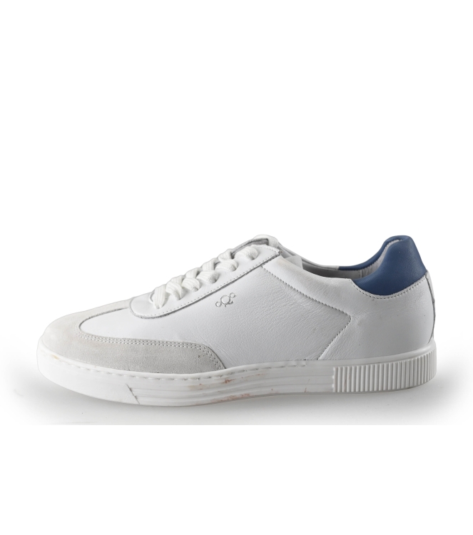 AQA Sneakers