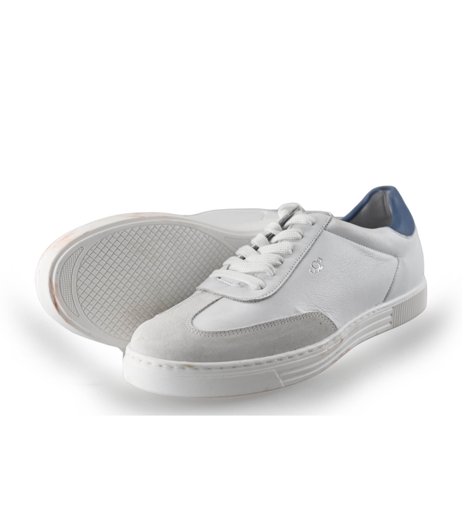 AQA Sneakers