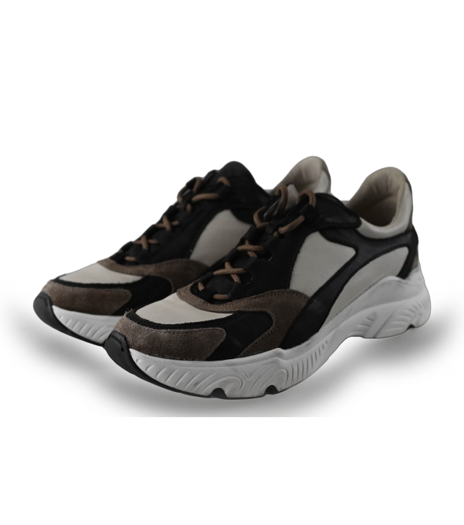 AQA Sneakers