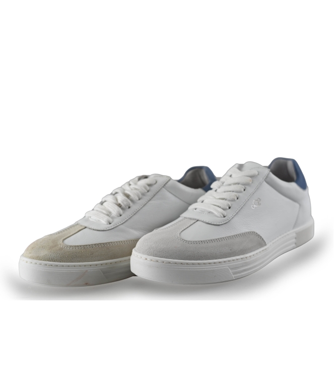 AQA Sneakers