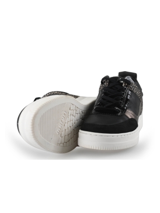 Maruti Sneakers