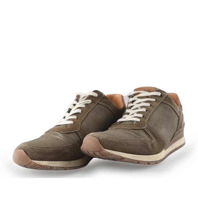 Travelin Sneakers