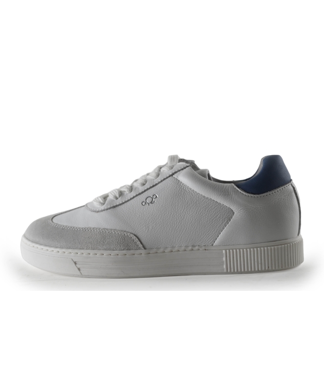 AQA Sneakers