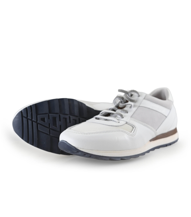 Travelin Sneakers