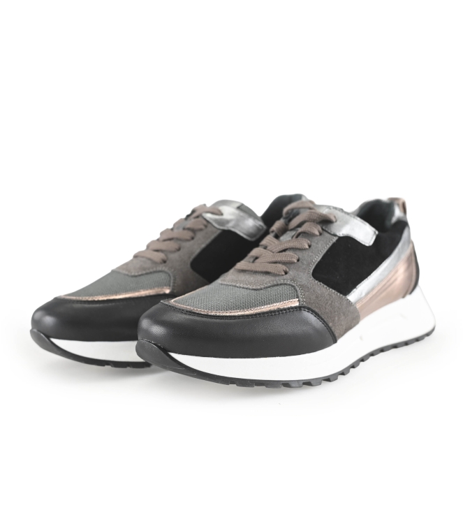 AQA Sneakers