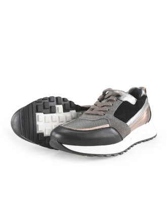 AQA Sneakers