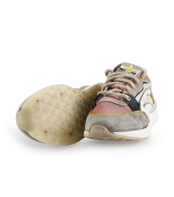 Giga Sneakers