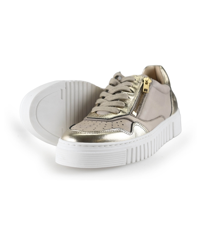 AQA Sneakers