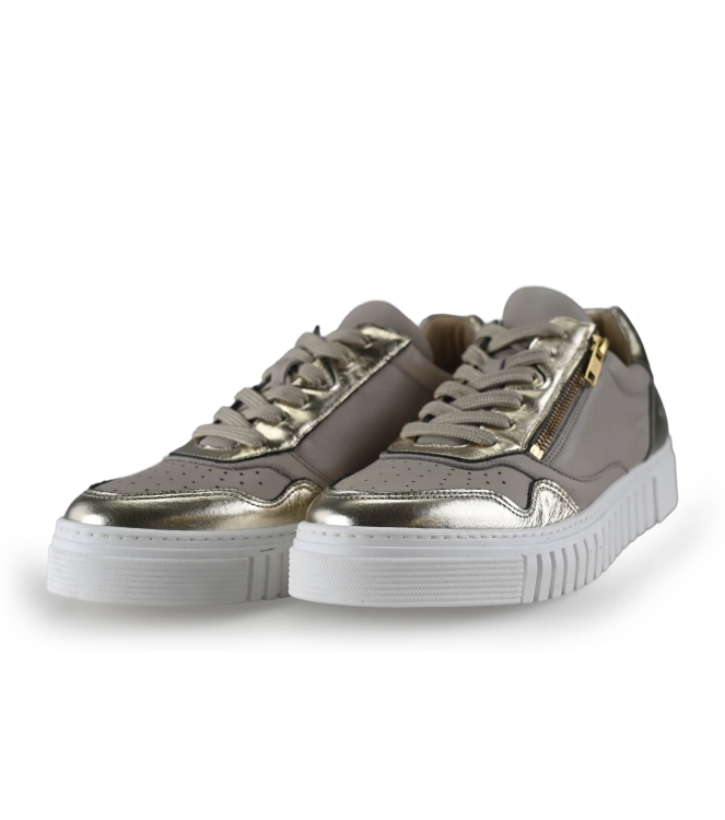 AQA Sneakers