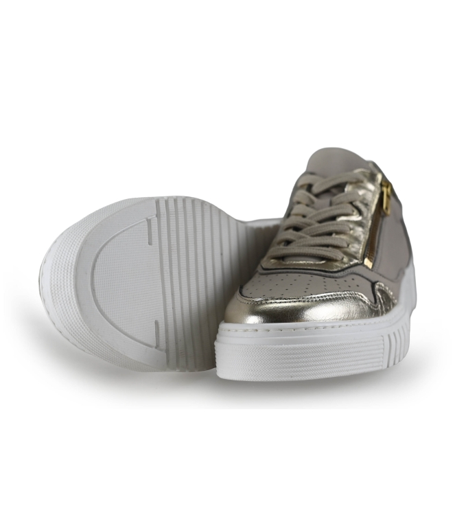 AQA Sneakers