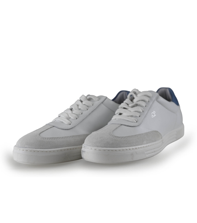 AQA Sneakers