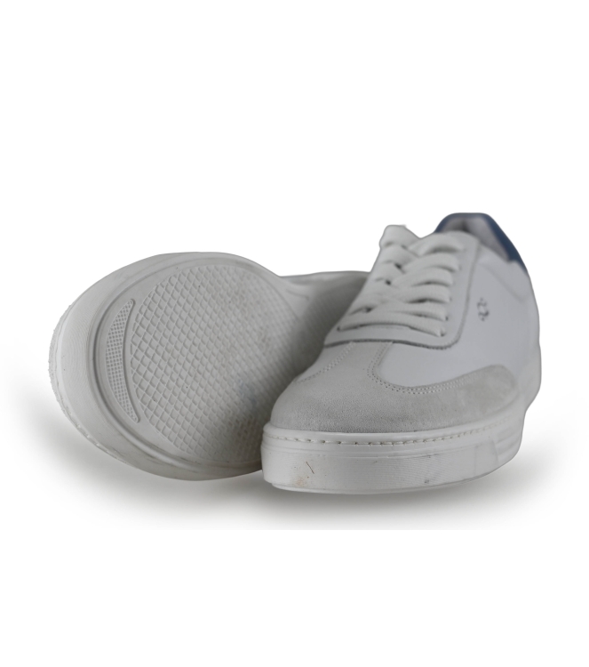AQA Sneakers