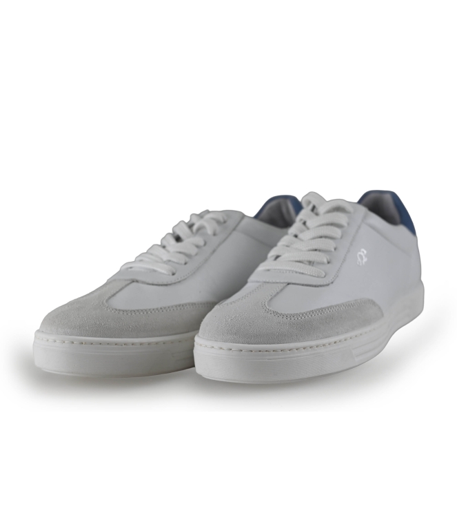 AQA Sneakers