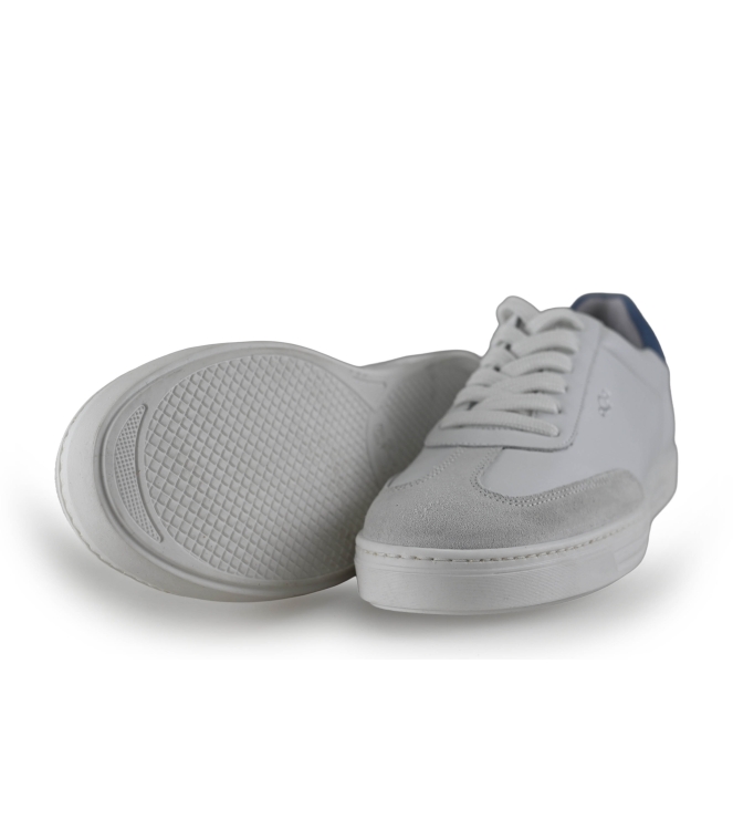 AQA Sneakers