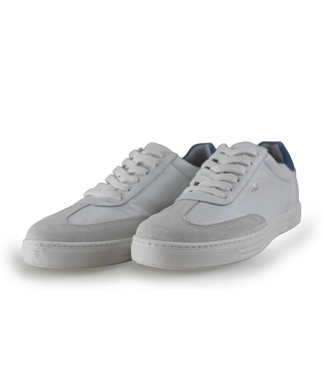 AQA Sneakers