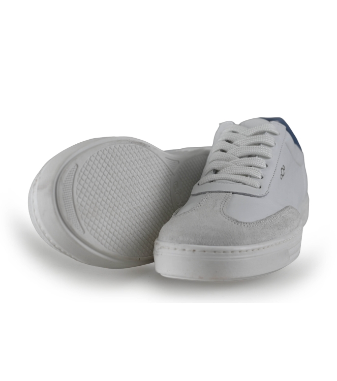 AQA Sneakers
