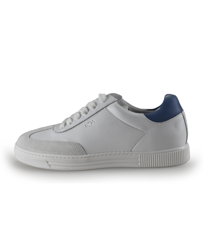 AQA Sneakers
