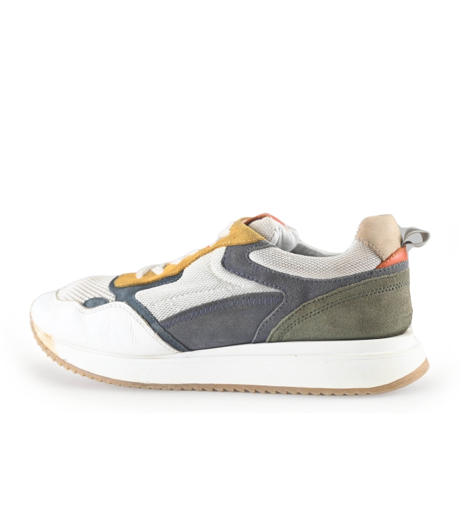 DSTRCT Sneakers