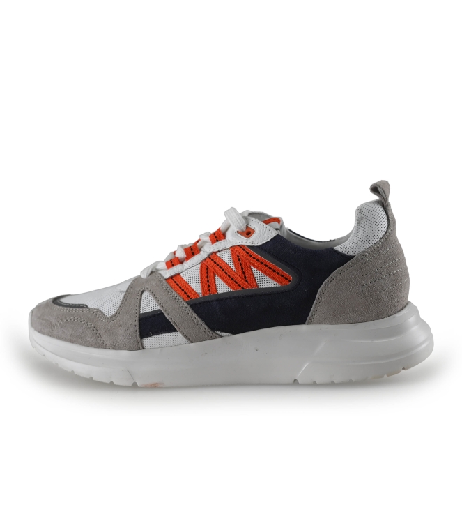 Invinci Sneakers