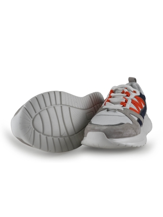 Invinci Sneakers