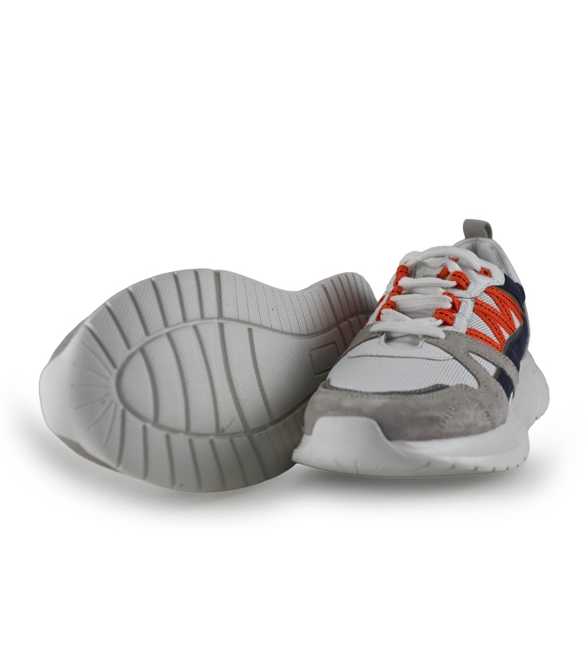 Invinci Sneakers