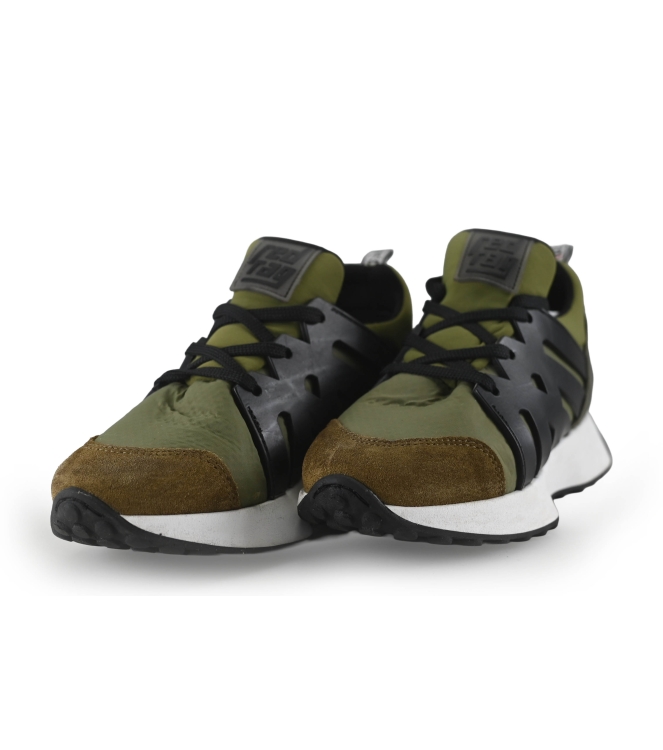 Red-Rag Sneakers