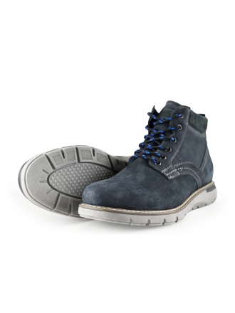 Outfielder Hoge sneakers