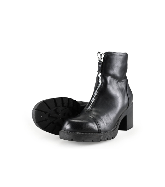 Urban Outfitters Enkellaarzen