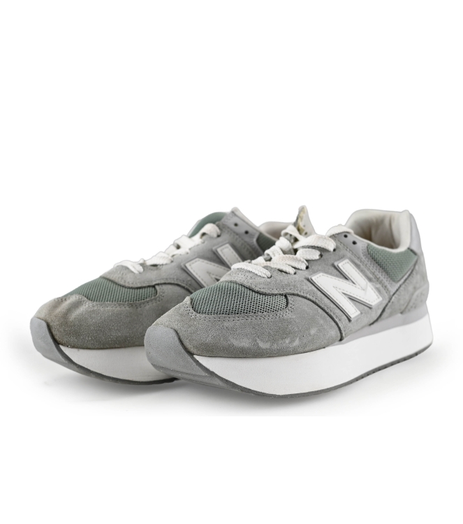 New Balance Sneakers