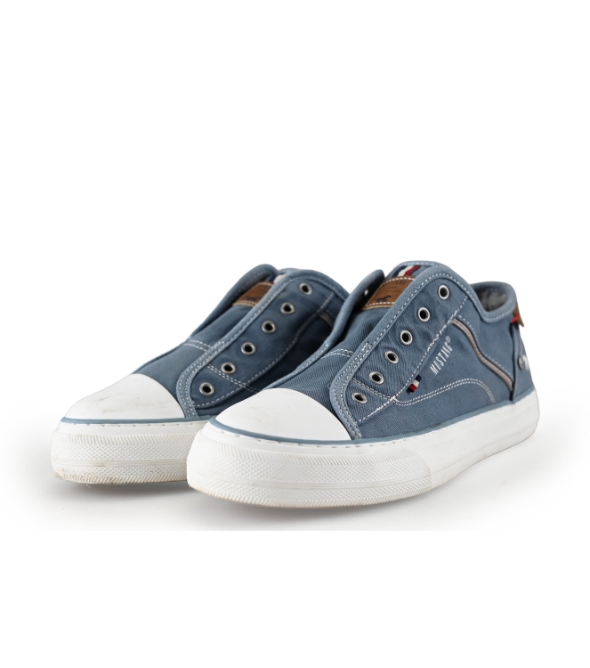 Mustang Sneakers