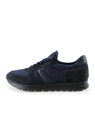 Invinci Sneakers