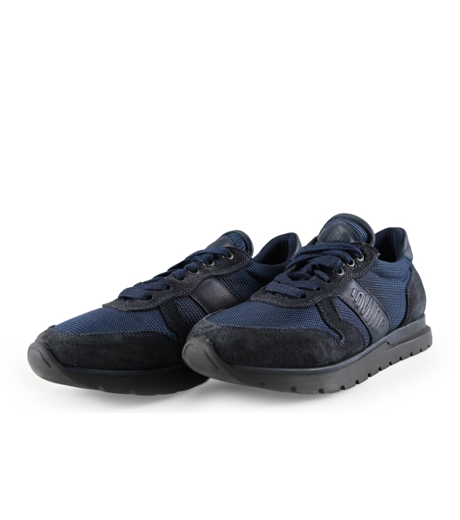 Invinci Sneakers
