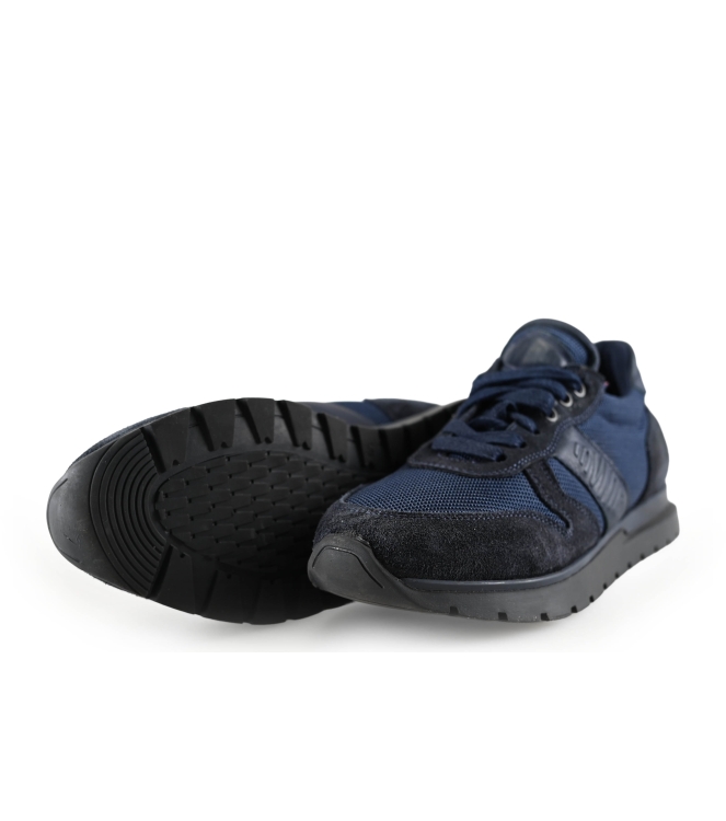 Invinci Sneakers