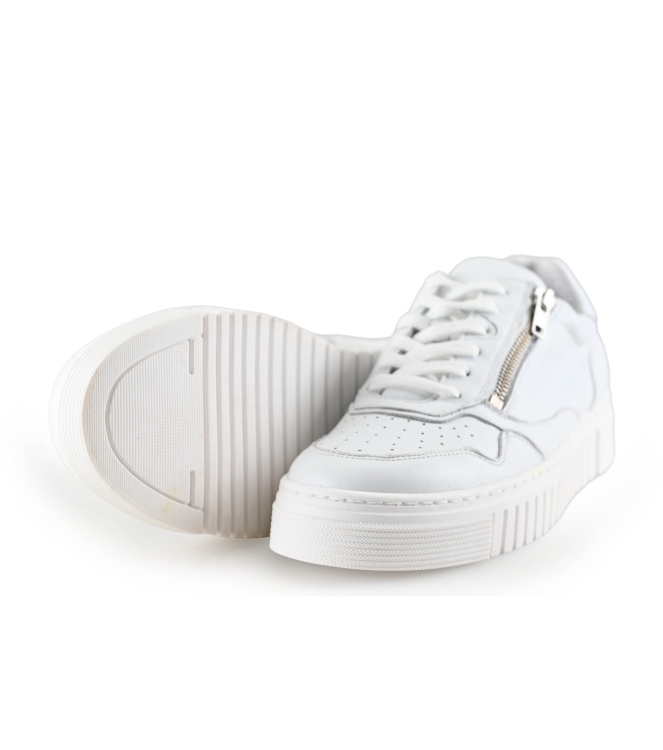 AQA Sneakers