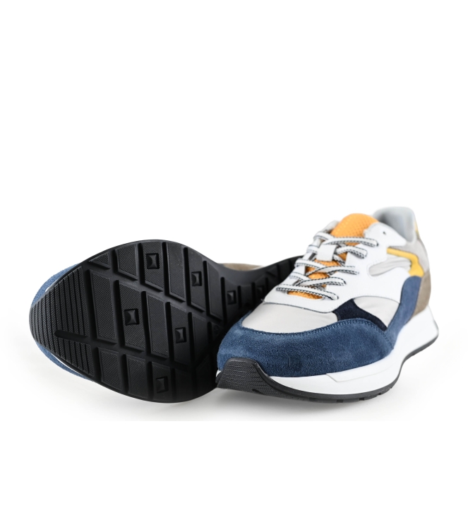 Vertice Sneakers