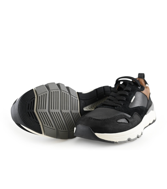 Revolution Sneakers