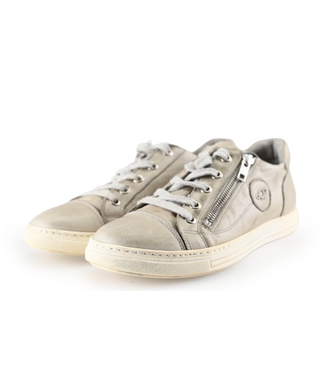 AQA Sneakers