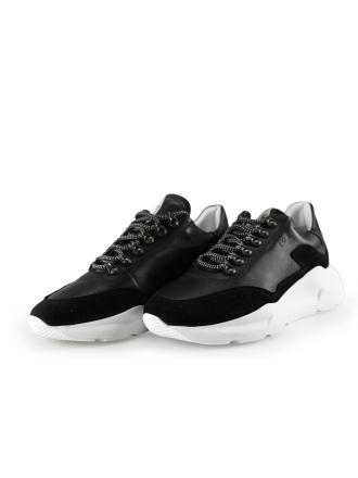 Tozen Sneakers