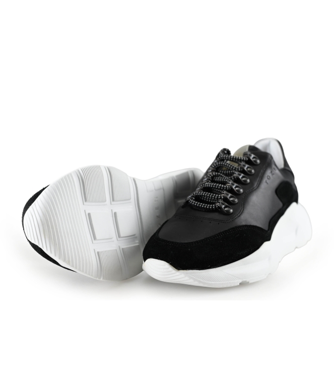 Tozen Sneakers