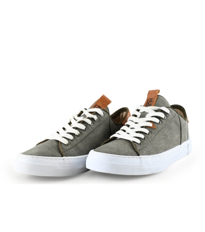Hub Sneakers