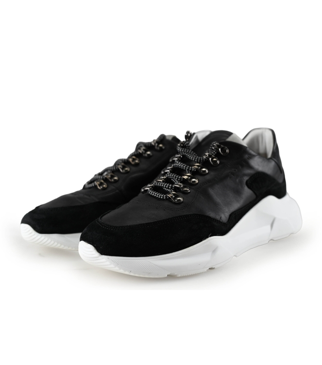Tozen Sneakers