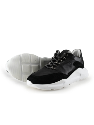 Tozen Sneakers