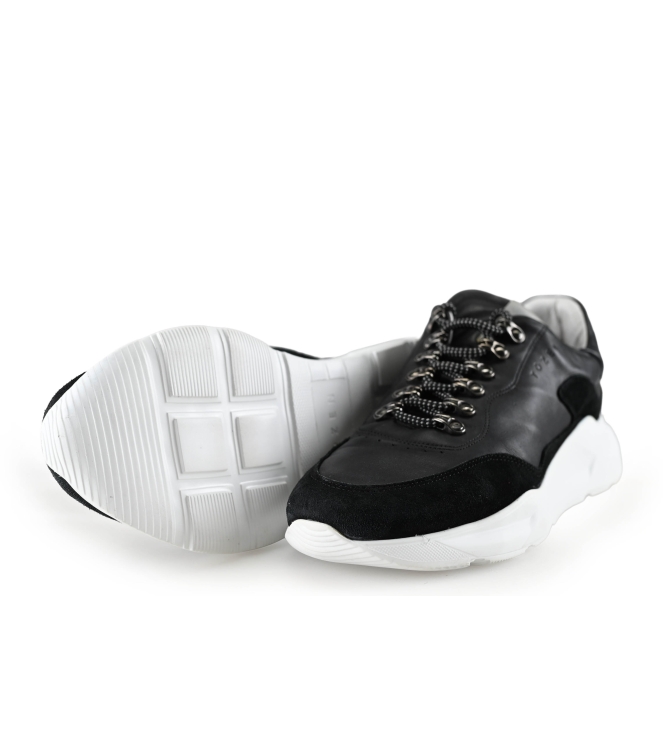 Tozen Sneakers