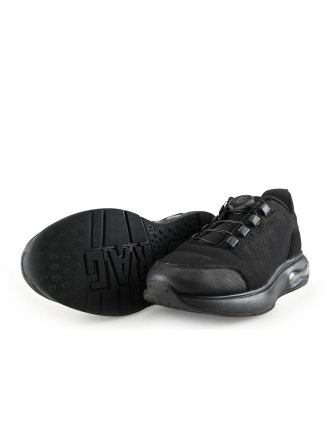 Red-Rag Sneakers