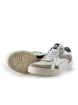 Maruti Sneakers
