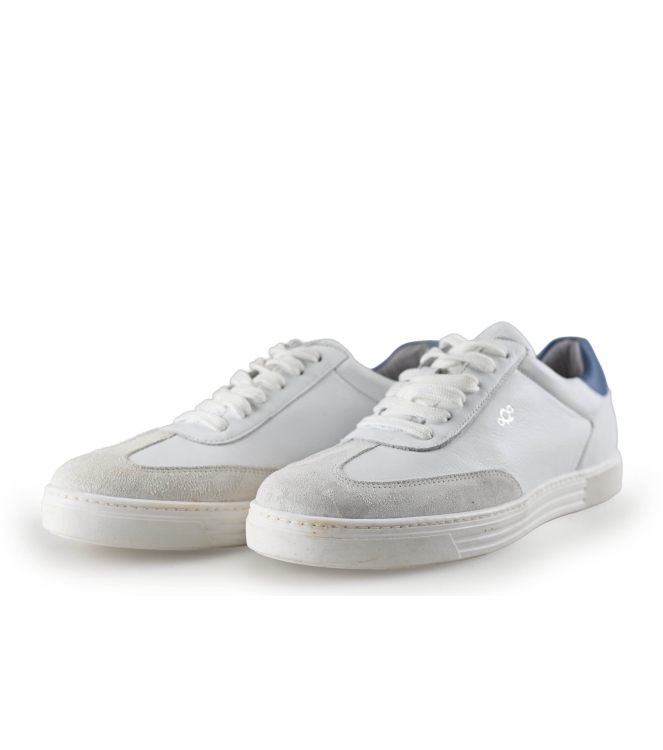 AQA Sneakers