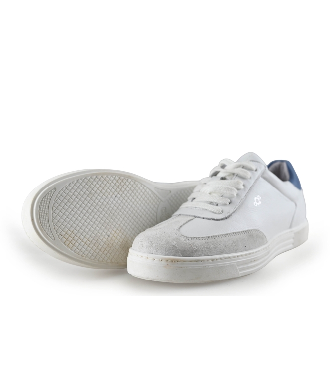 AQA Sneakers