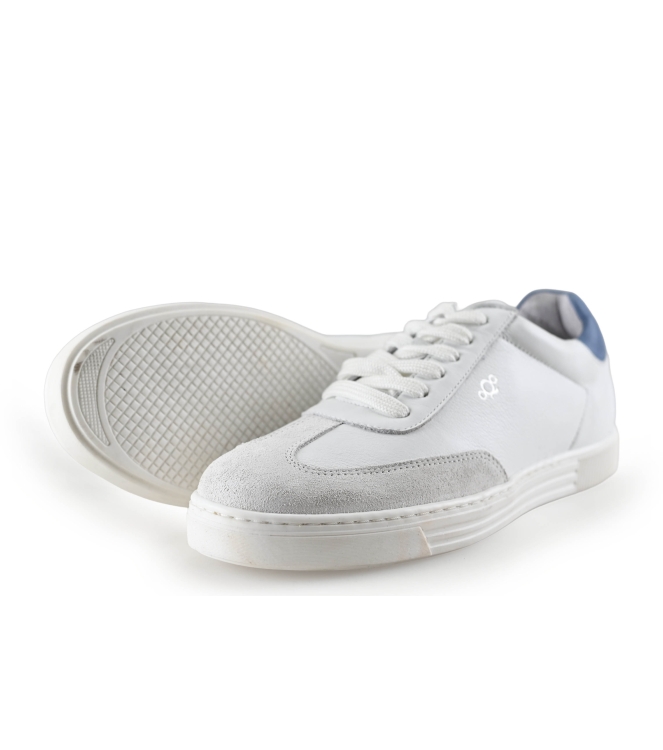 AQA Sneakers