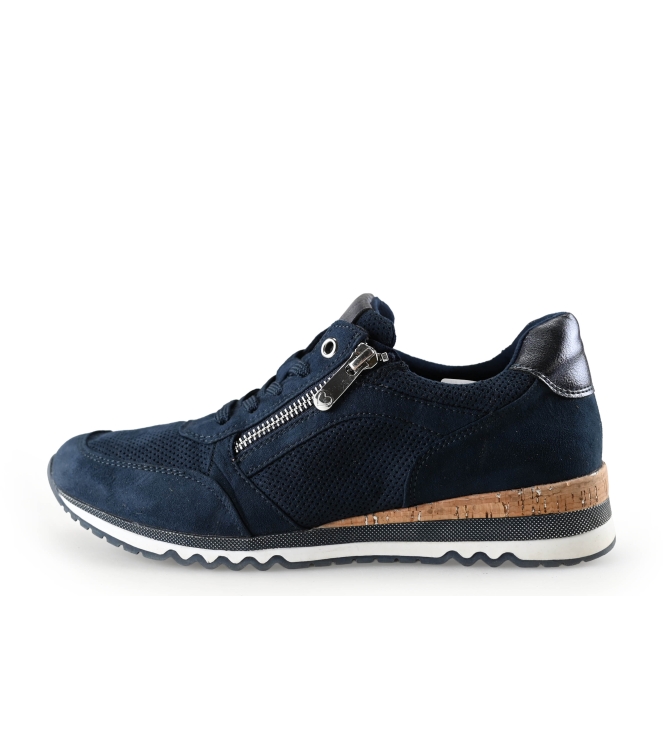 Nova Sneakers